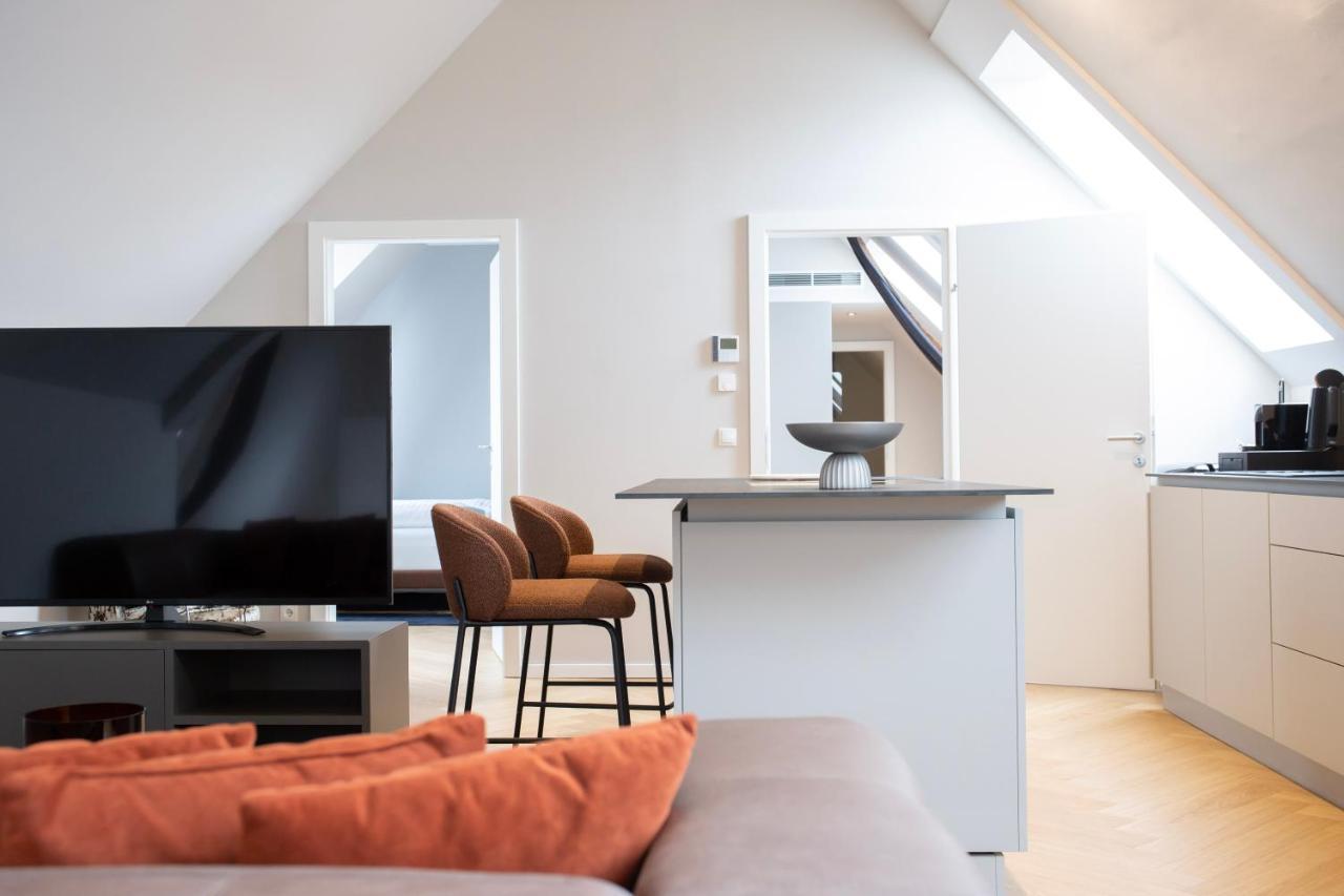 Blackhome I Contactless Check-in Aparthotel Wien