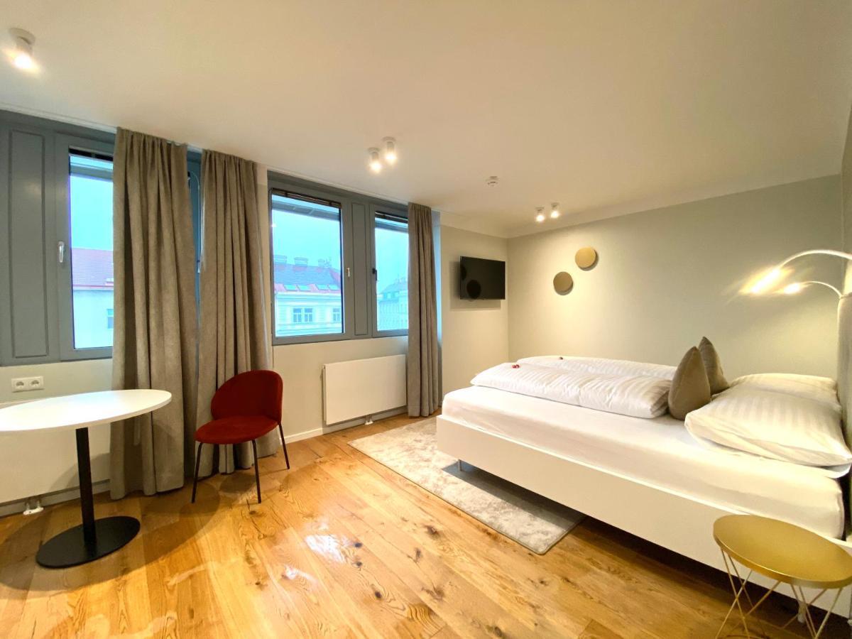 Blackhome I Contactless Check-in Aparthotel Wien